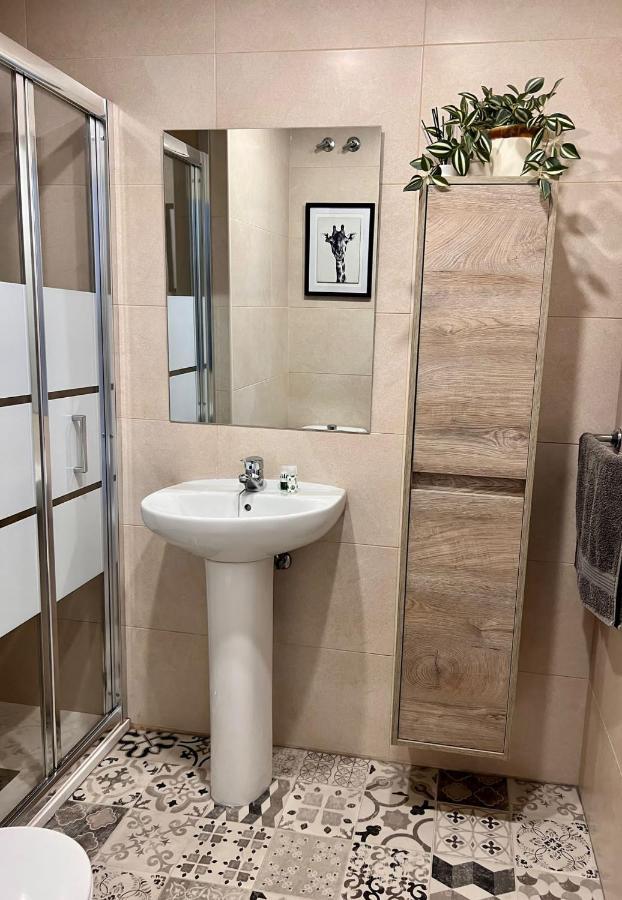Suite Bonalba Alicante Ngoại thất bức ảnh